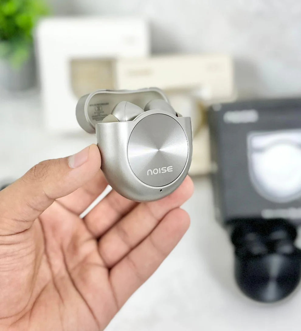 Master Buds Best Quality Long Battery Backup With Deep Bass Crystal Clear sound